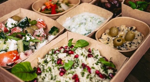 Das Bild zeigt Mezze – das orientalische Fingerfood.